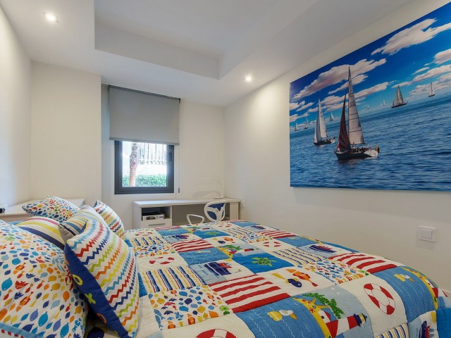 Appartement avec 4 Chambres  à Estepona