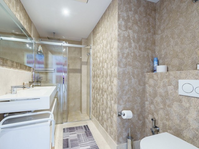 Appartement avec 4 Chambres  à Estepona