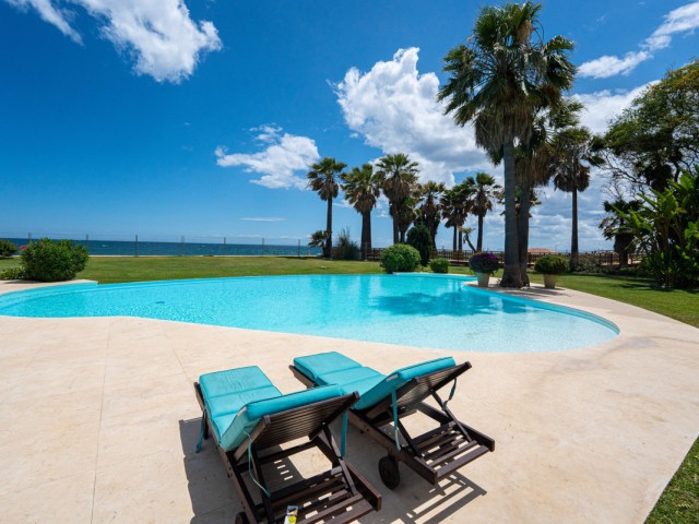 9 Schlafzimmer Villa in Estepona