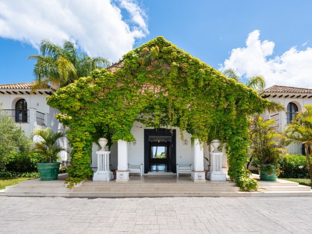 9 Schlafzimmer Villa in Estepona