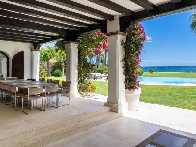 9 Schlafzimmer Villa in Estepona