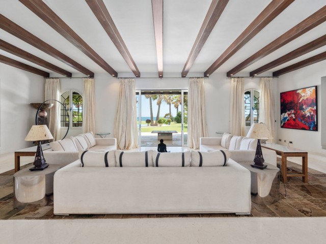 9 Schlafzimmer Villa in Estepona