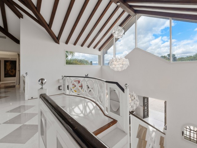 9 Schlafzimmer Villa in Estepona