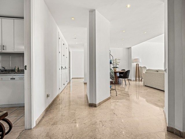 3 Bedrooms Apartment in Elviria