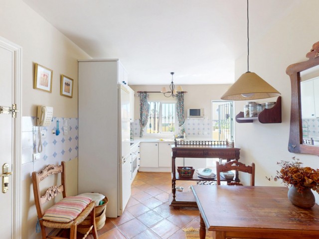 4 Soveroms Leilighet i Guadalmina Alta