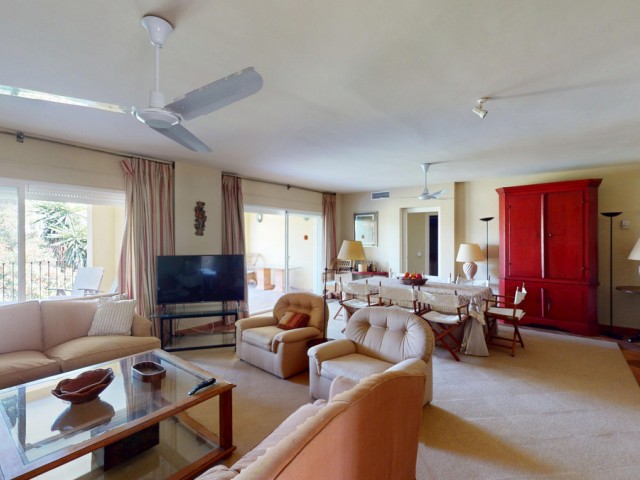 4 Soveroms Leilighet i Guadalmina Alta