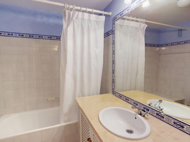4 Soveroms Leilighet i Guadalmina Alta