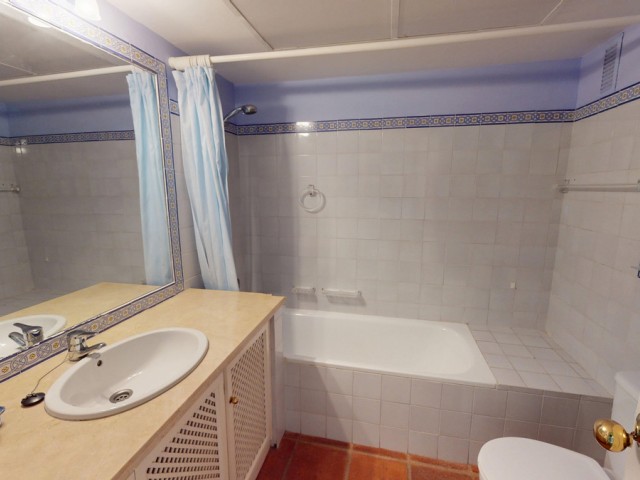 4 Soveroms Leilighet i Guadalmina Alta