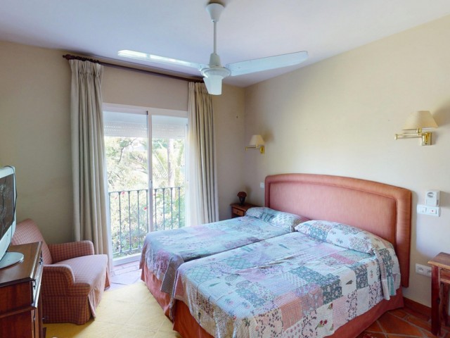 4 Soveroms Leilighet i Guadalmina Alta