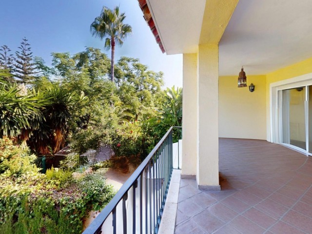 4 Soveroms Leilighet i Guadalmina Alta