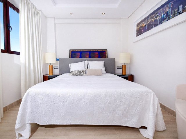 4 Bedrooms Apartment in Estepona