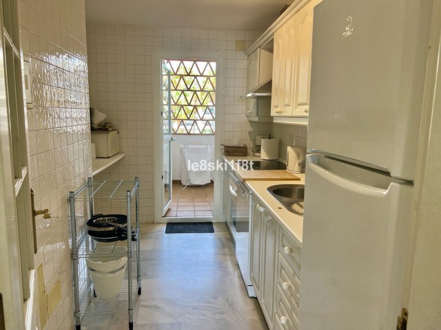 2 Bedrooms Apartment in Calahonda