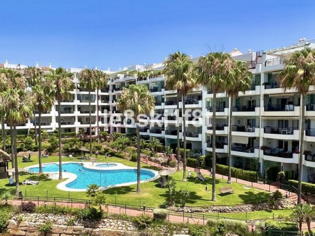 2 Bedrooms Apartment in Calahonda
