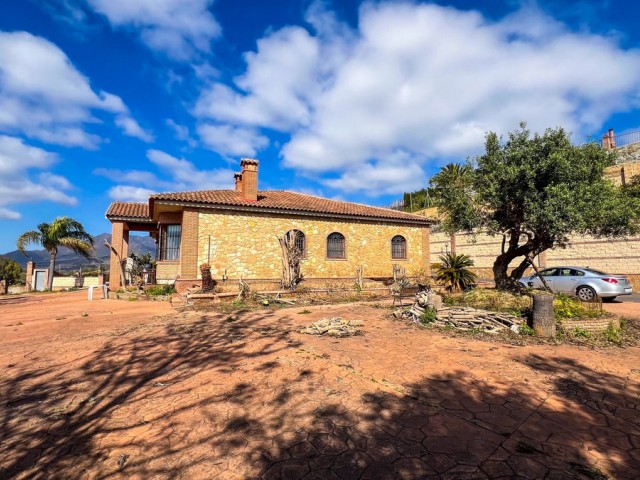 Villa, Valtocado, R5354314