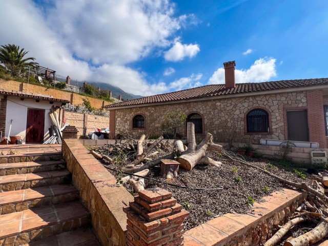 Villa avec 5 Chambres  à Valtocado