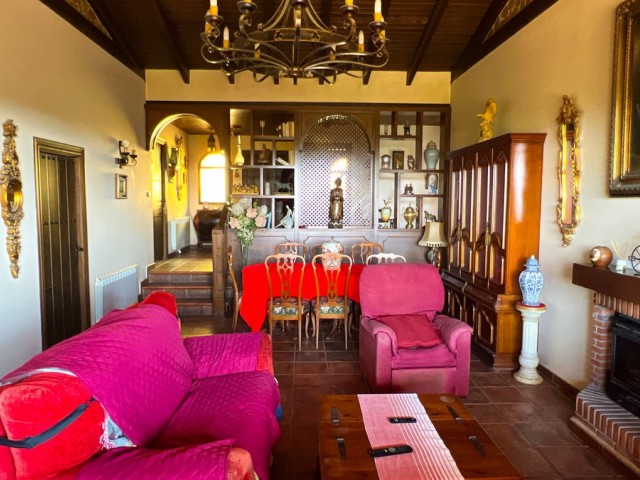 Villa avec 5 Chambres  à Valtocado