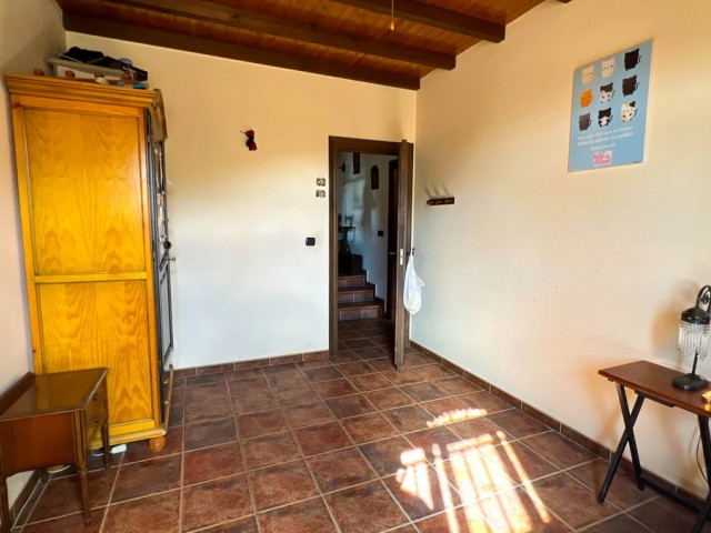 Villa avec 5 Chambres  à Valtocado