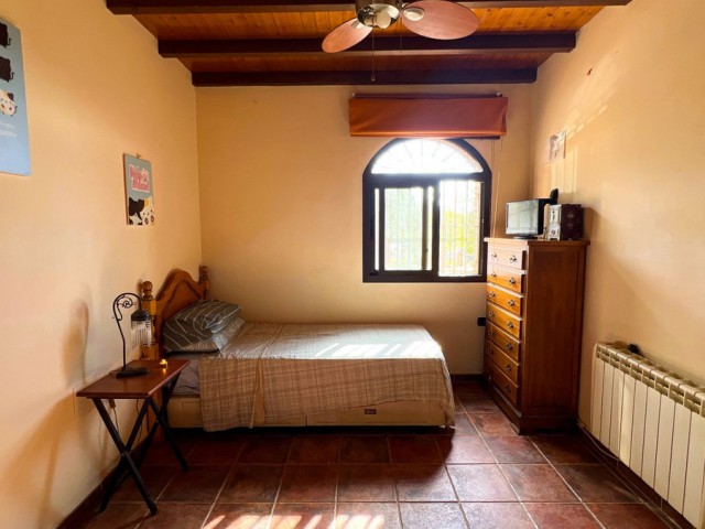 Villa avec 5 Chambres  à Valtocado