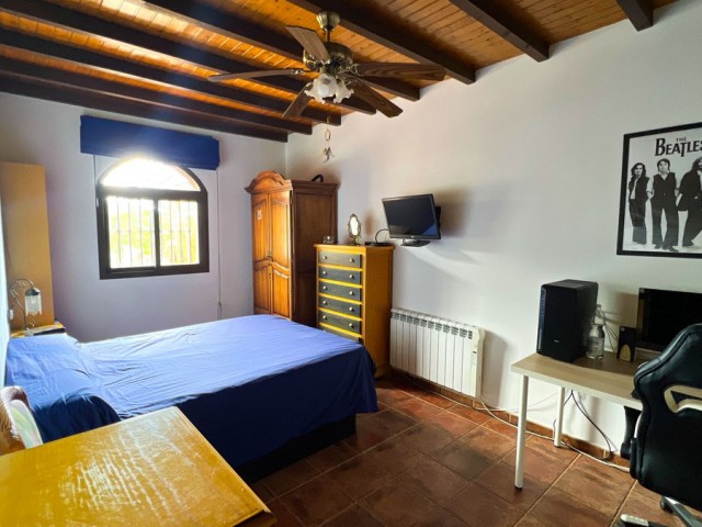 Villa avec 5 Chambres  à Valtocado