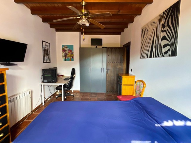 Villa avec 5 Chambres  à Valtocado