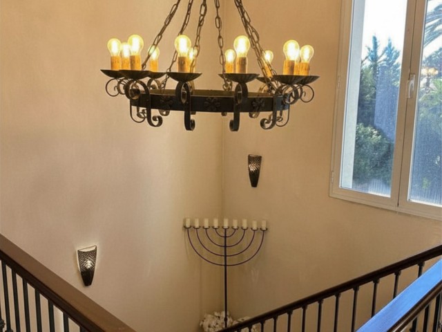 4 Bedrooms Villa in Estepona