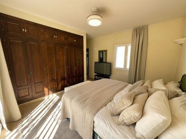 4 Bedrooms Villa in Estepona