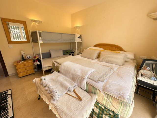 4 Bedrooms Villa in Estepona