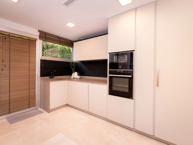 4 Bedrooms Villa in San Pedro de Alcántara