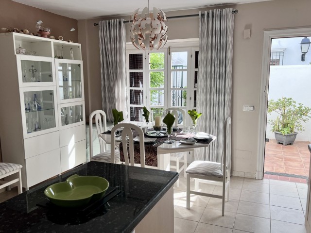 3 Bedrooms Townhouse in New Golden Mile