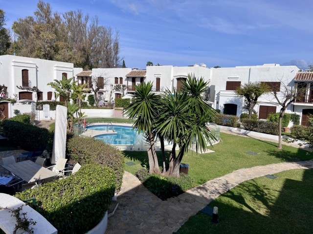 3 Bedrooms Townhouse in New Golden Mile