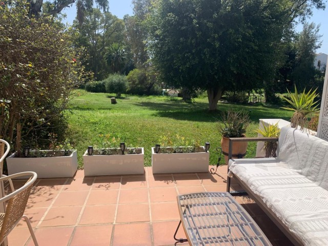 2 Bedrooms Townhouse in Estepona