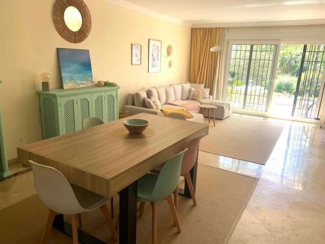 2 Bedrooms Townhouse in Estepona