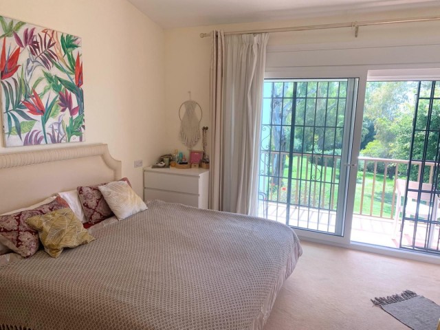 2 Bedrooms Townhouse in Estepona