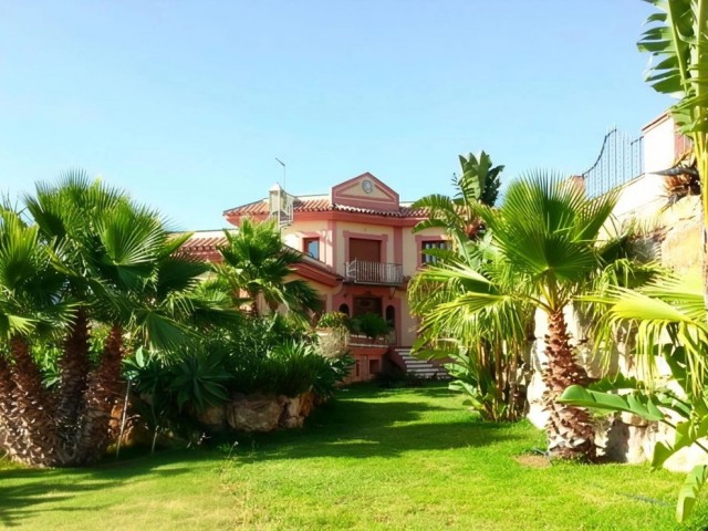 5 Schlafzimmer Villa in Estepona