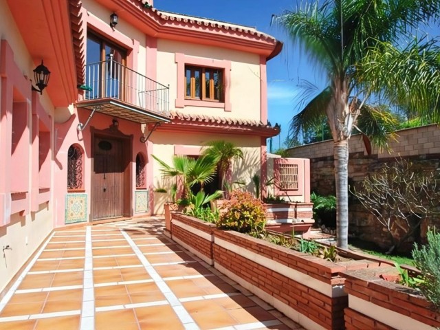 5 Schlafzimmer Villa in Estepona
