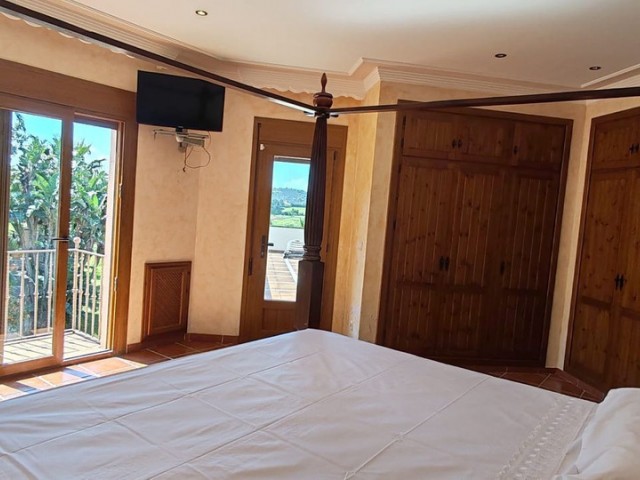 5 Schlafzimmer Villa in Estepona
