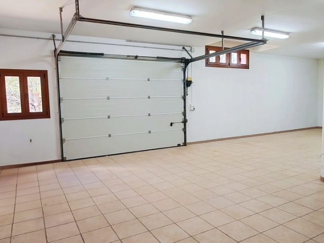 5 Schlafzimmer Villa in Estepona