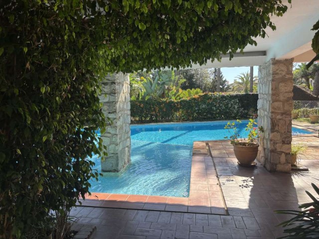 4 Bedrooms Villa in Marbella