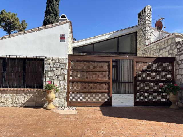 4 Bedrooms Villa in Marbella