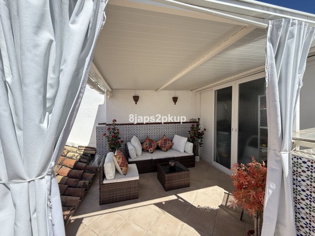 2 Bedrooms Townhouse in Estepona