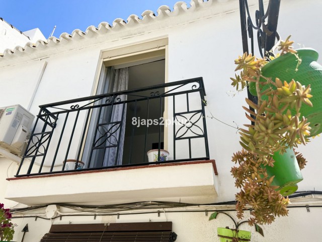 2 Bedrooms Townhouse in Estepona