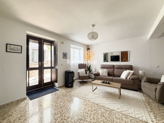 2 Bedrooms Townhouse in Estepona