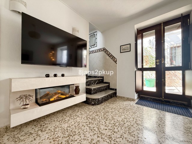 2 Bedrooms Townhouse in Estepona