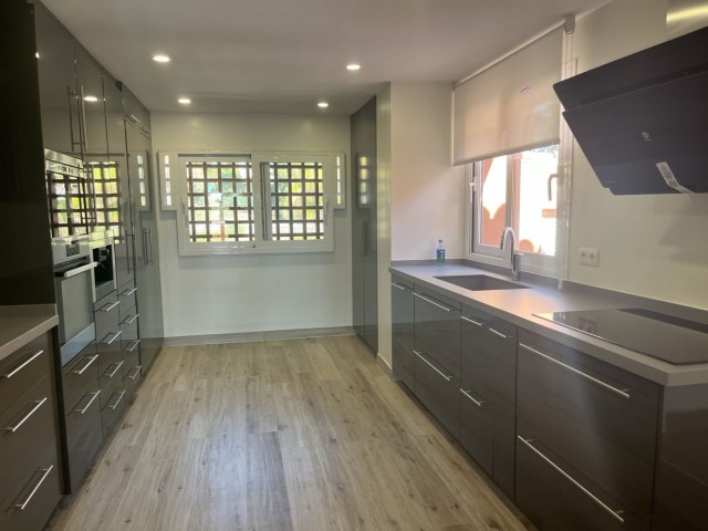 3 Bedrooms Apartment in Estepona