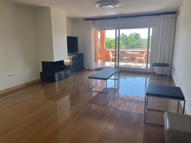 3 Bedrooms Apartment in Estepona