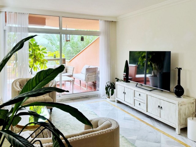 Apartamento con 2 Dormitorios  en Nueva Andalucía