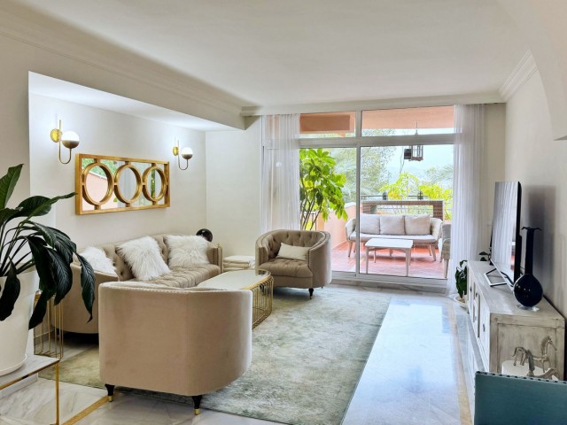 Apartamento con 2 Dormitorios  en Nueva Andalucía