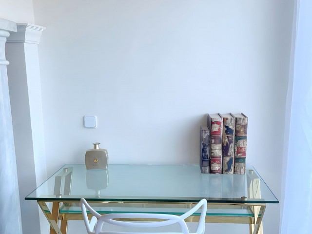 Apartamento con 2 Dormitorios  en Nueva Andalucía
