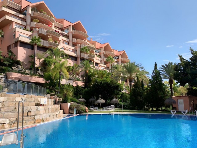 Apartamento con 2 Dormitorios  en Nueva Andalucía