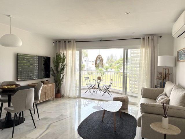2 Bedrooms Apartment in San Pedro de Alcántara